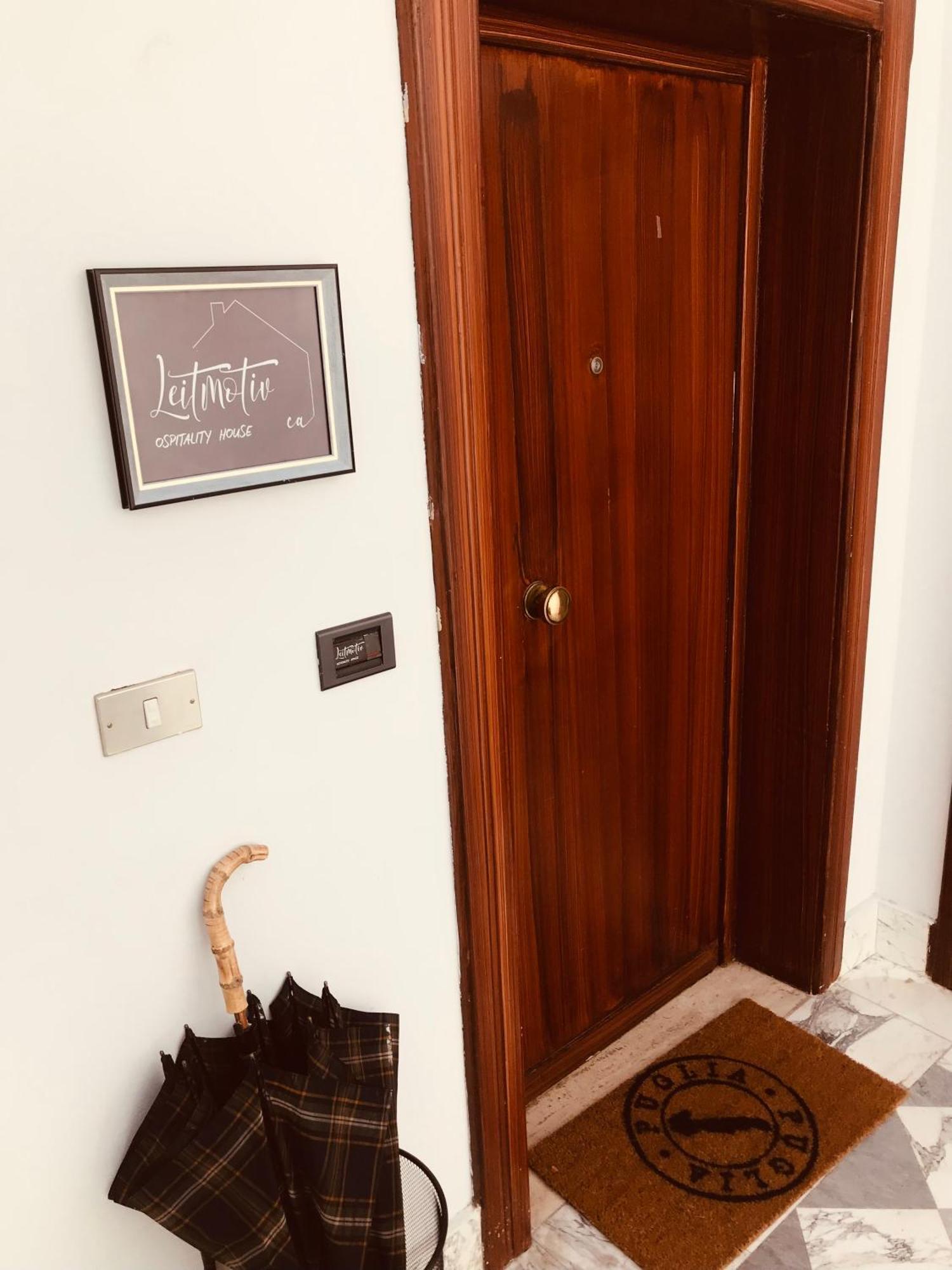 Leitmotiv Ospitality House Villa Bari Bagian luar foto